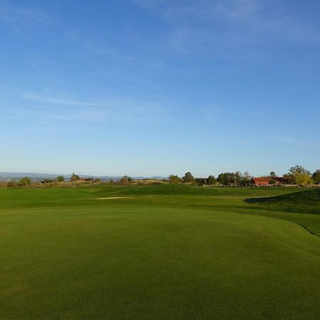 Chateau De Champlong Table Hotel **** Golf & Spa Villerest  Esterno foto