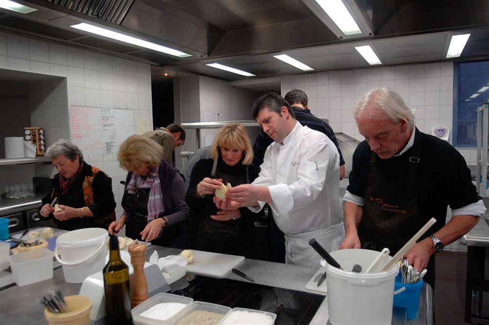 Chateau De Champlong Table Hotel **** Golf & Spa Villerest  Esterno foto