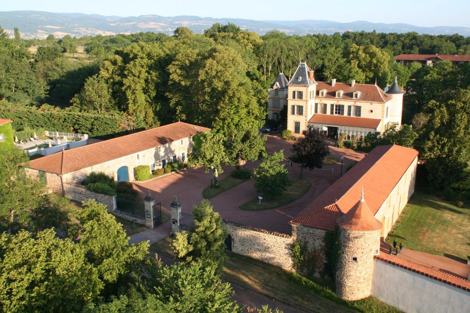 Chateau De Champlong Table Hotel **** Golf & Spa Villerest  Esterno foto