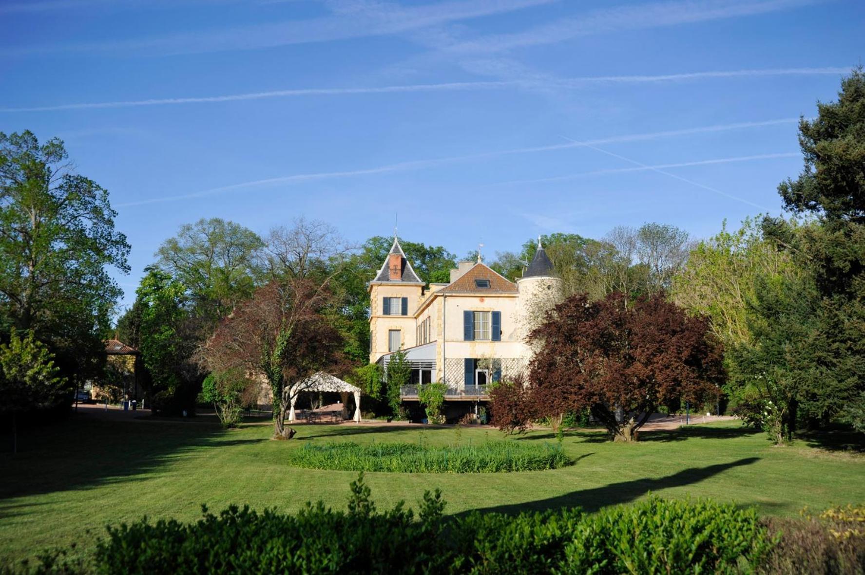Chateau De Champlong Table Hotel **** Golf & Spa Villerest  Esterno foto