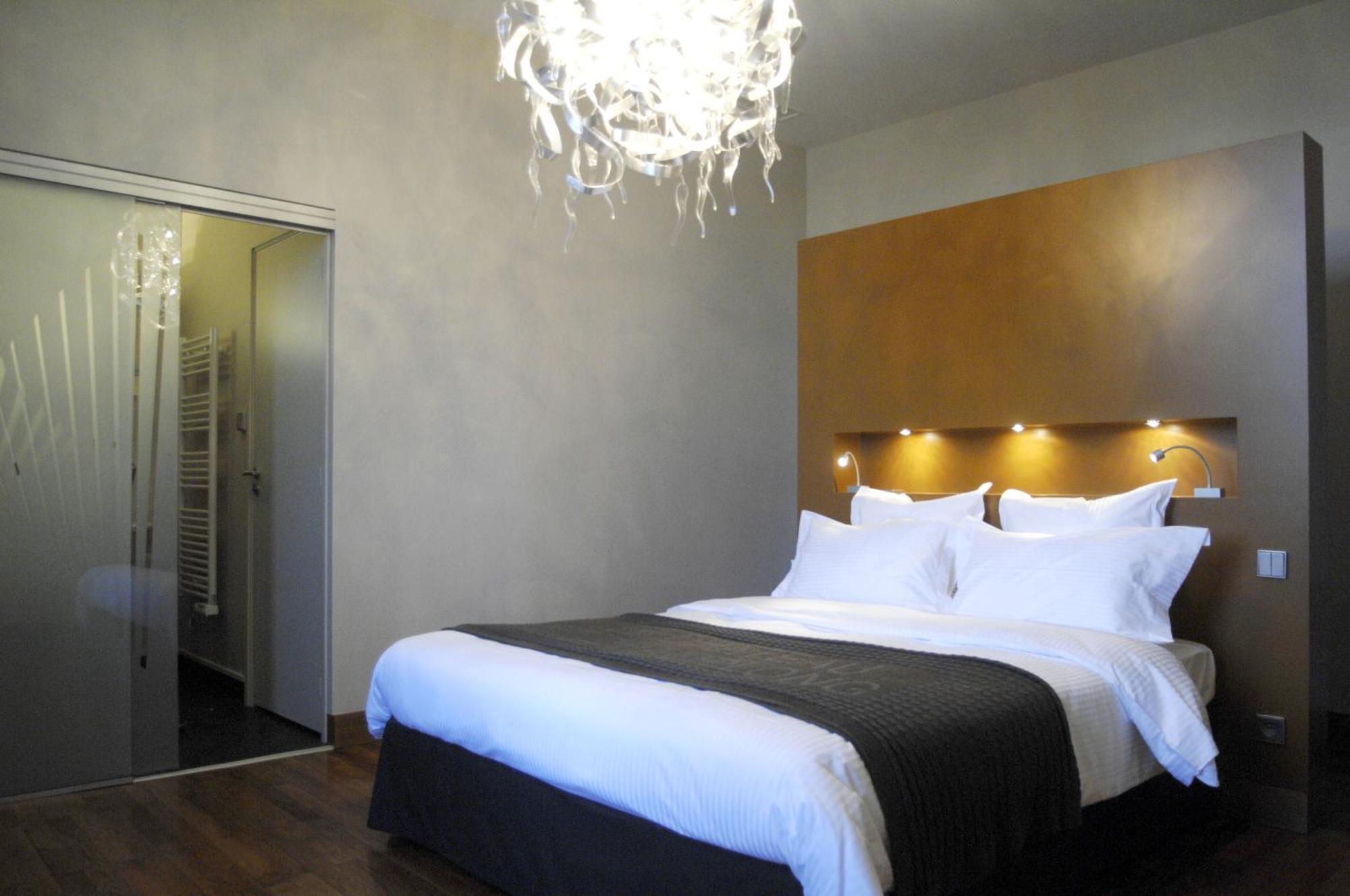 Chateau De Champlong Table Hotel **** Golf & Spa Villerest  Esterno foto