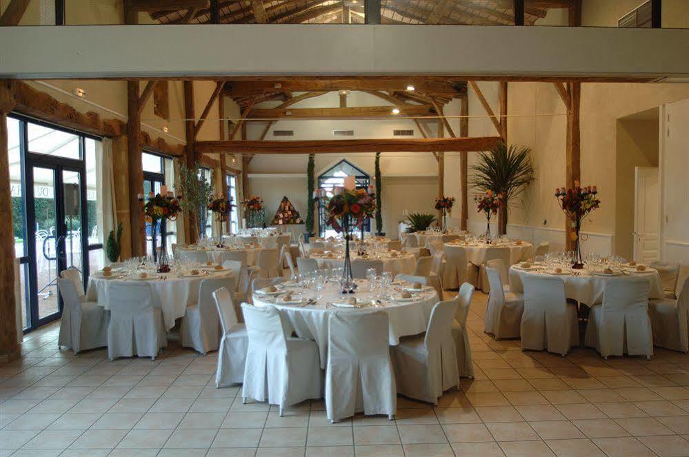 Chateau De Champlong Table Hotel **** Golf & Spa Villerest  Esterno foto