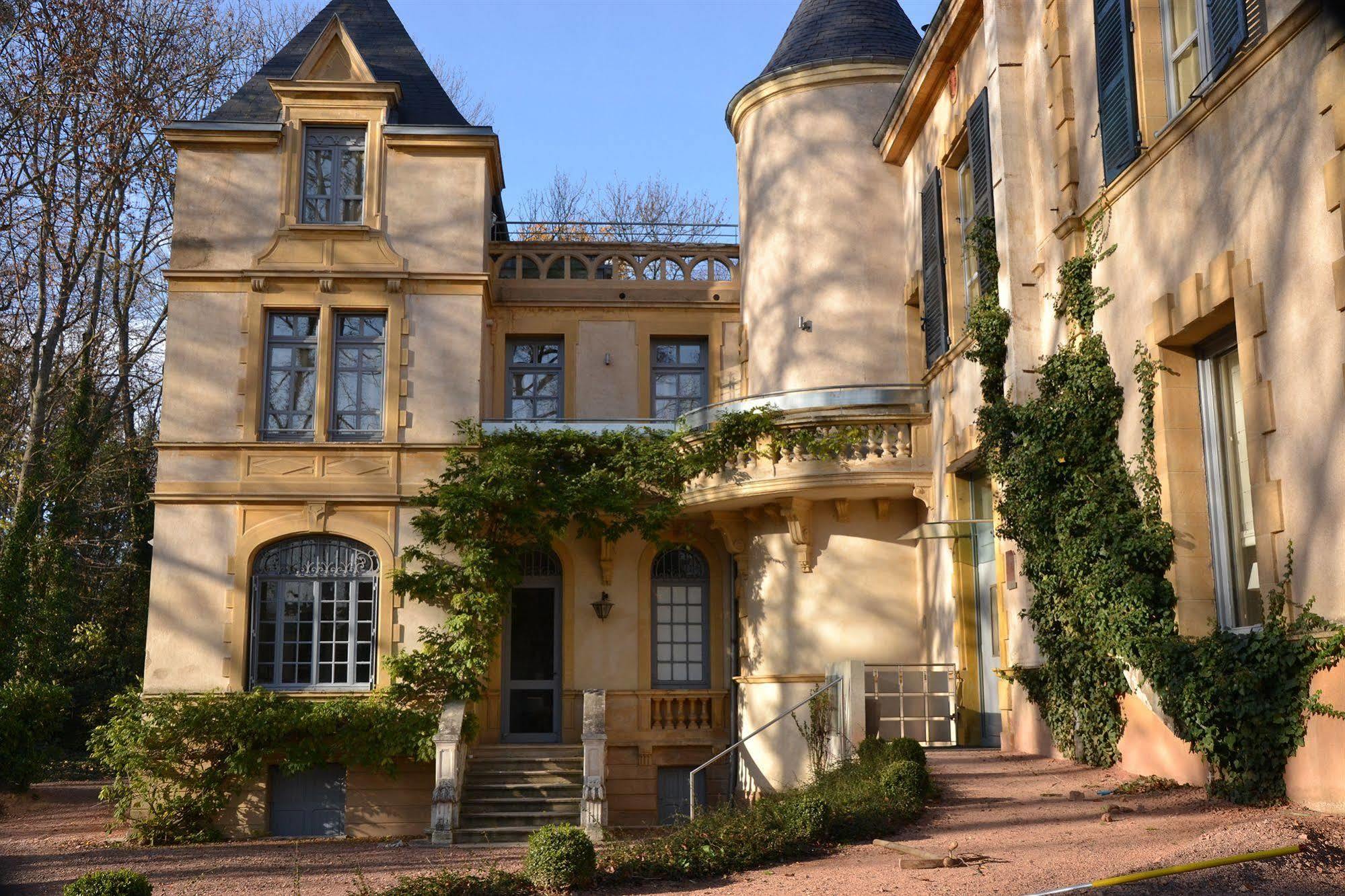 Chateau De Champlong Table Hotel **** Golf & Spa Villerest  Esterno foto