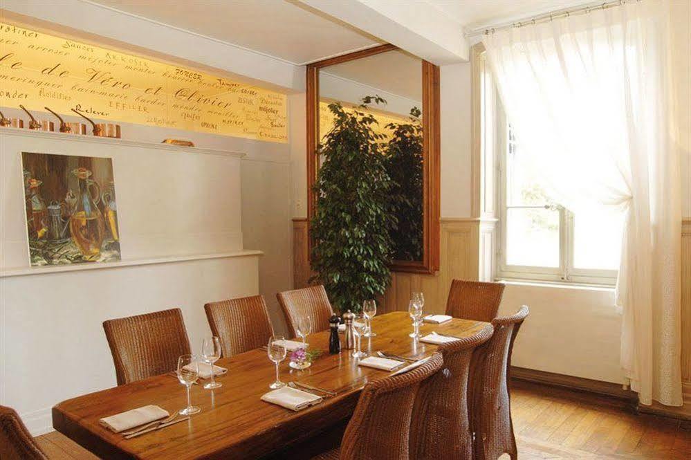 Chateau De Champlong Table Hotel **** Golf & Spa Villerest  Esterno foto